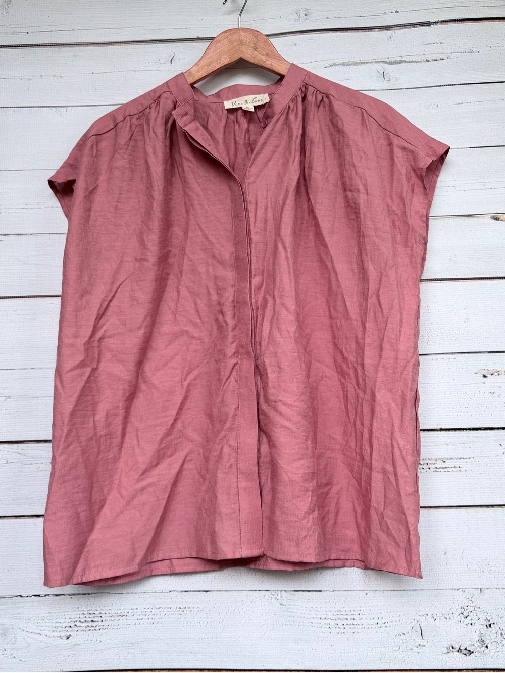 Vine & Love Rose Mauve Cap Sleeve Hidden Button Front Blouse - Size Medium - Picture 3 of 4